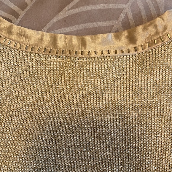 EXIT in White gold sweater - Picture 7 of 7